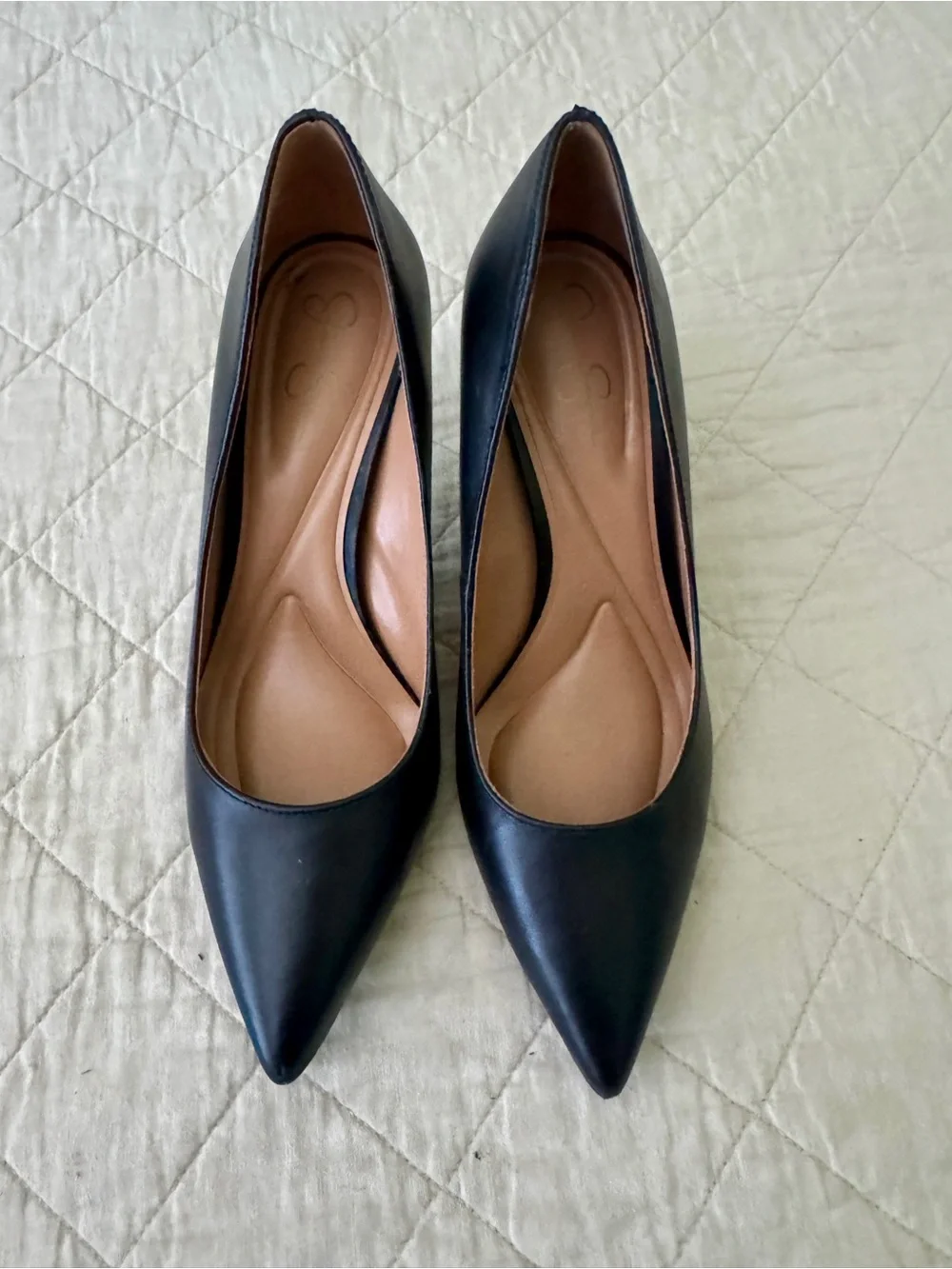 Jessica Simpson Black Pointed Toe Mid-Heel Pumps